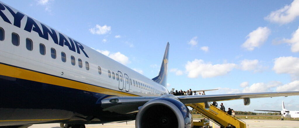 Ryanair boarding plane